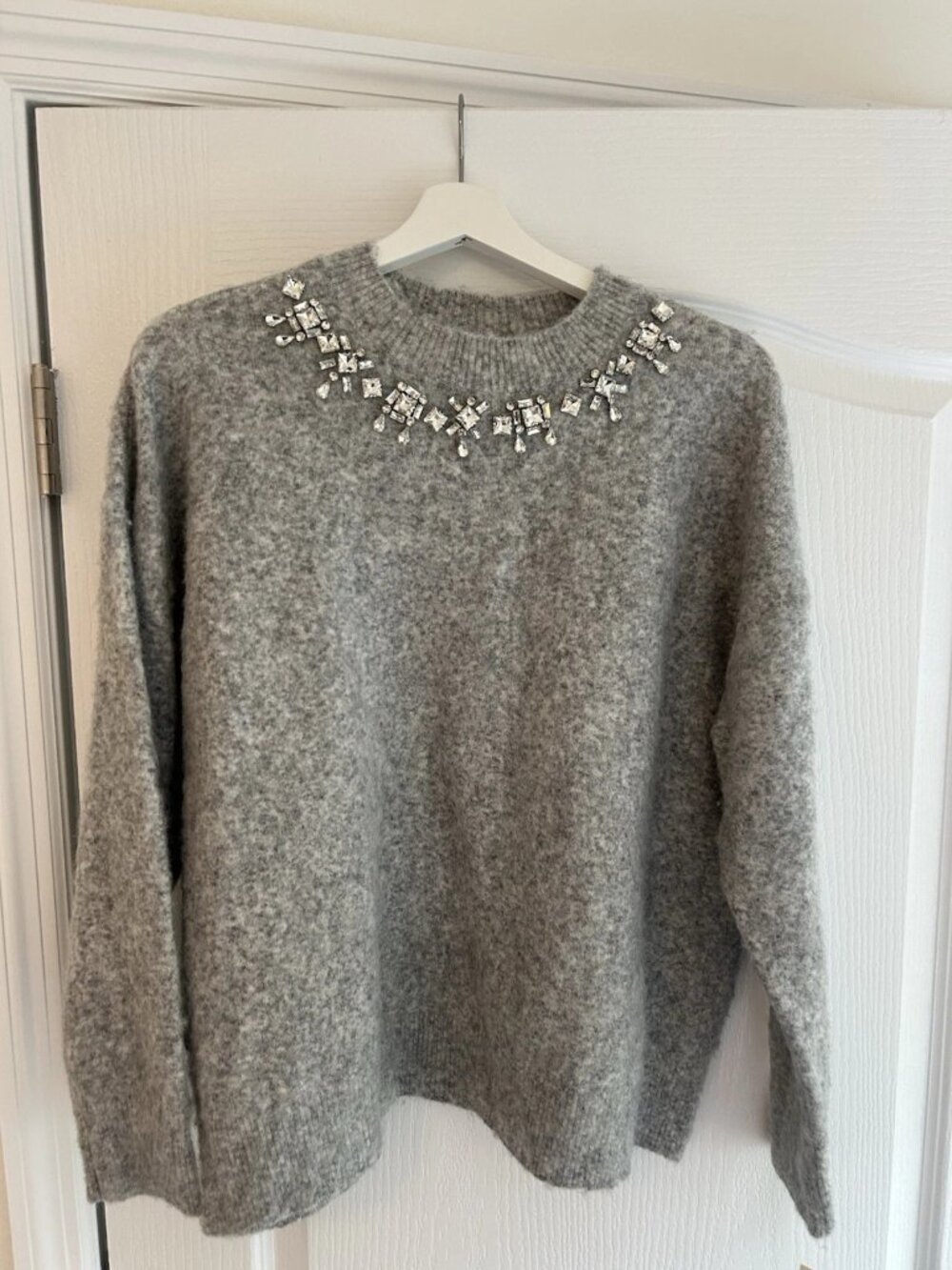On 34th Women Pearl Embellished Gray Crewneck Pullover Sweatshirt Large Macy NEW